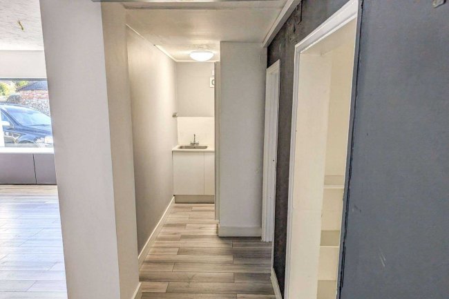 Former Bridal Shop, Tangmere Rd, Tangmere, Chichester PO20 2HW 1