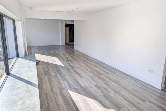 Former Bridal Shop, Tangmere Rd, Tangmere, Chichester PO20 2HW 1