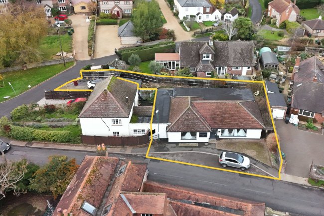 Former Bridal Shop, Tangmere Rd, Tangmere, Chichester PO20 2HW 1