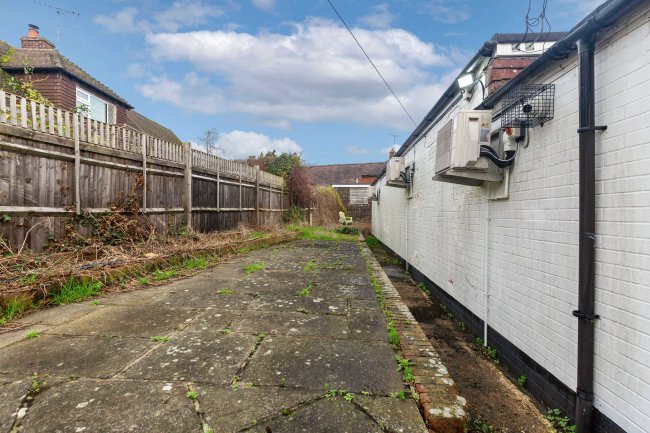 Former Bridal Shop, Tangmere Rd, Tangmere, Chichester PO20 2HW 1