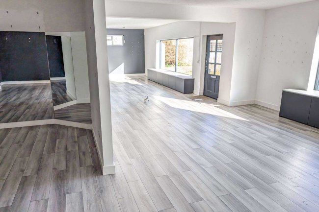 Former Bridal Shop, Tangmere Rd, Tangmere, Chichester PO20 2HW 1