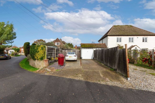 Former Bridal Shop, Tangmere Rd, Tangmere, Chichester PO20 2HW 1