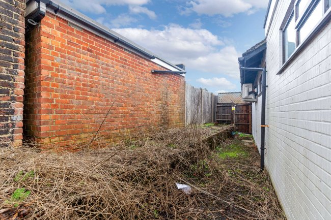Former Bridal Shop, Tangmere Rd, Tangmere, Chichester PO20 2HW 1