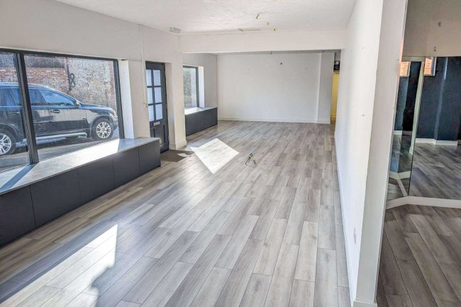 Former Bridal Shop, Tangmere Rd, Tangmere, Chichester PO20 2HW 1