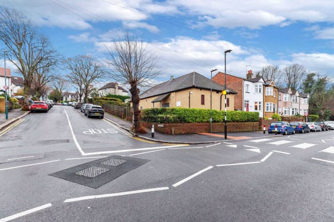 16 Hill Road, Carshalton, Sutton, SM5 3RA 2