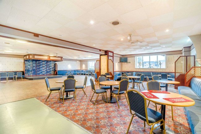 Broadstone Social Club, Tudor Road, Broadstone, BH18 8AW 1