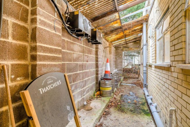 Broadstone Social Club, Tudor Road, Broadstone, BH18 8AW 1