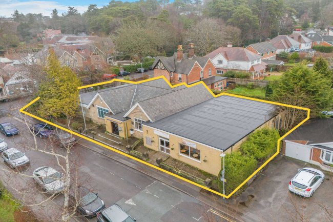 Broadstone Social Club, Tudor Road, Broadstone, BH18 8AW 1