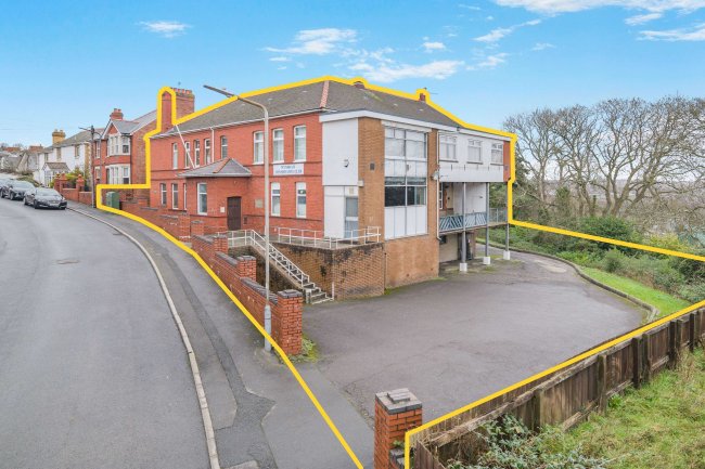 Wyndham Social Club, Harbour Road, Barry, CF62 5RZ 5