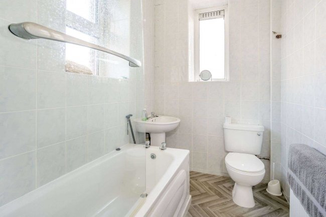 Wyndham Social Club, Harbour Road, Barry, CF62 5RZ 5