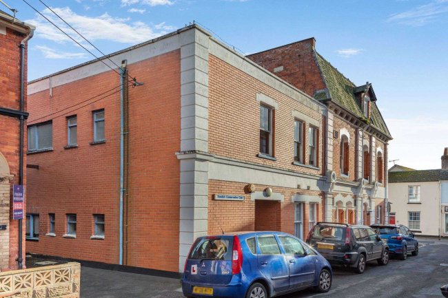 Dawlish Social Club, 24-26 Park Road, Dawlish EX7 9LH 8