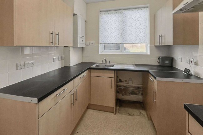 375 Downham Way, Bromley, Kent, BR1 5EW 9