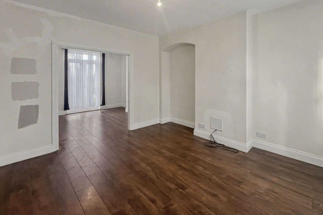 375 Downham Way, Bromley, Kent, BR1 5EW 9