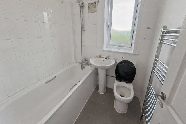 375 Downham Way, Bromley, Kent, BR1 5EW 9