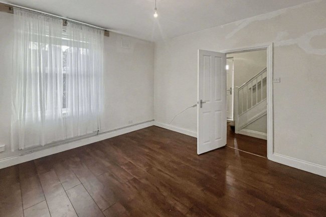 375 Downham Way, Bromley, Kent, BR1 5EW 9