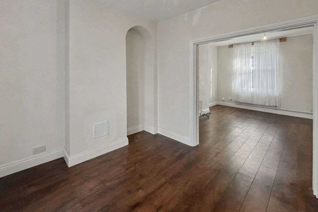 375 Downham Way, Bromley, Kent, BR1 5EW 9