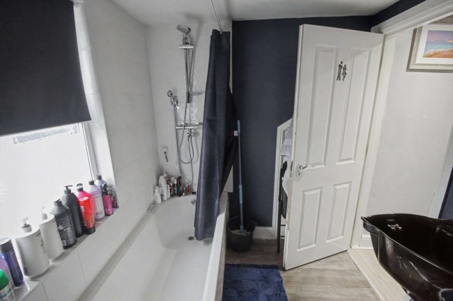 Flat 8, 77 - 78 Royal Parade, Eastbourne, BN22 7AF 7