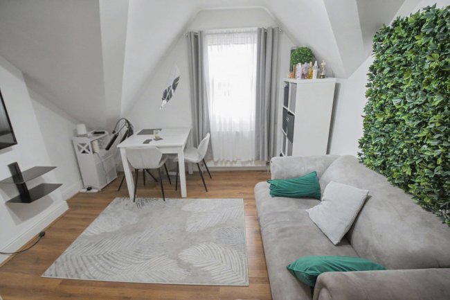 Flat 8, 77 - 78 Royal Parade, Eastbourne, BN22 7AF 7