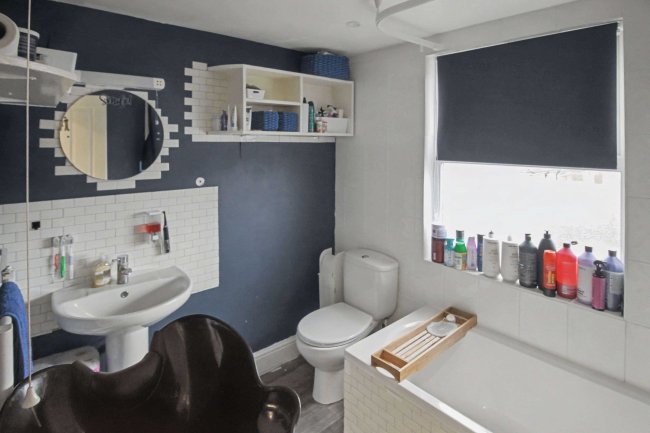 Flat 8, 77 - 78 Royal Parade, Eastbourne, BN22 7AF 7