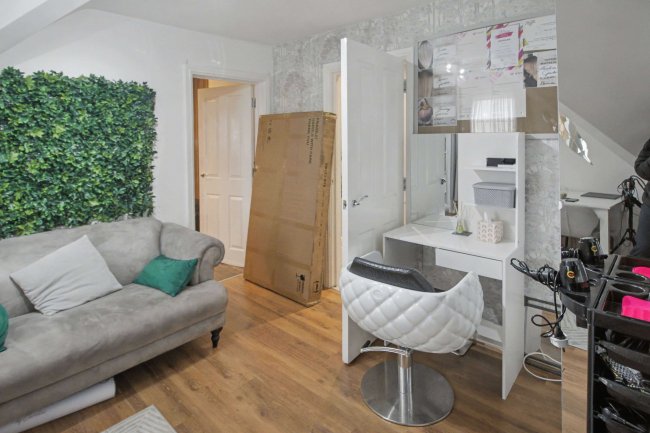 Flat 8, 77 - 78 Royal Parade, Eastbourne, BN22 7AF 7