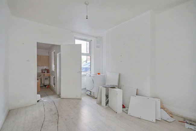 94 Lansdowne Road, Leicester LE2 8AR 3