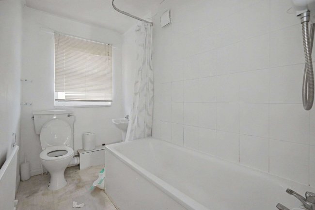 94 Lansdowne Road, Leicester LE2 8AR 3