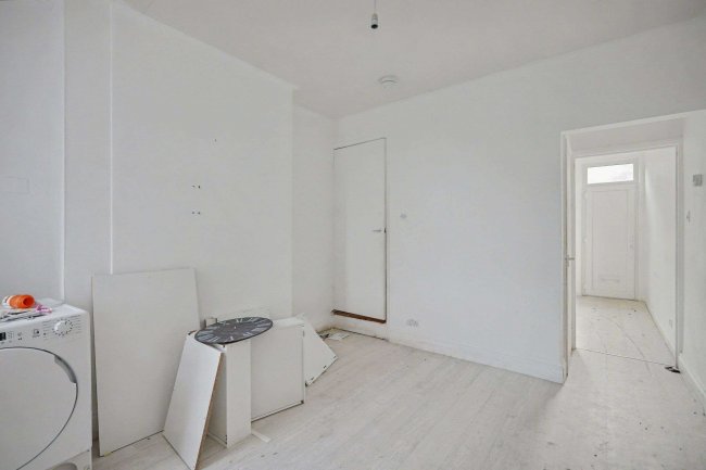 94 Lansdowne Road, Leicester LE2 8AR 3