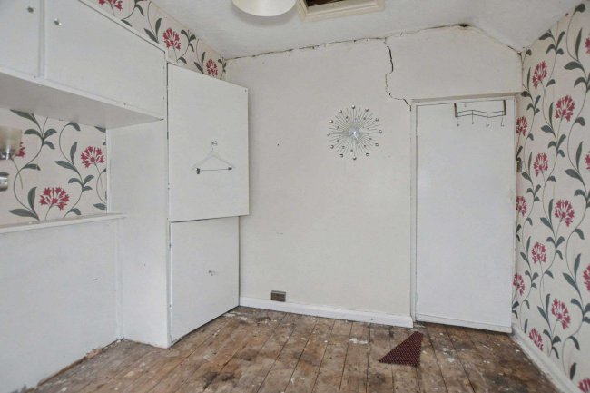 108 Magpie Hall Lane, Bromley BR2 8JG 8