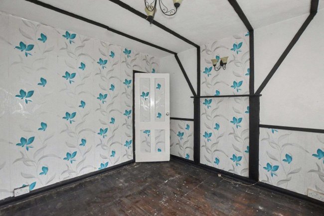 108 Magpie Hall Lane, Bromley BR2 8JG 8