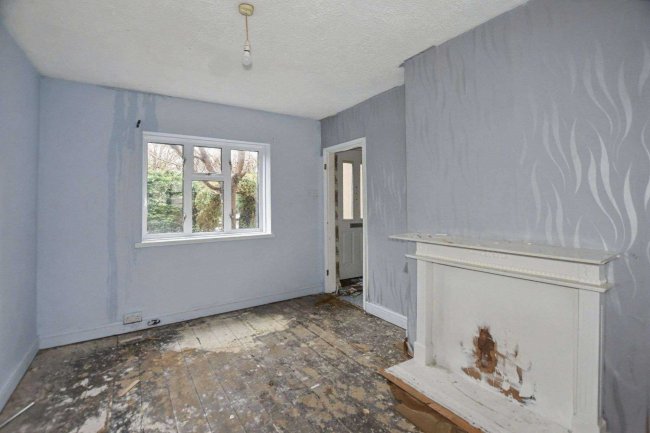 108 Magpie Hall Lane, Bromley BR2 8JG 8