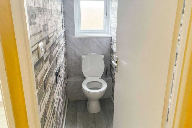 Flat 165 Henson Park, Chard, TA20 1NL 10