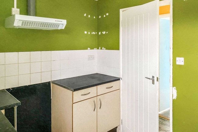 Flat 165 Henson Park, Chard, TA20 1NL 10