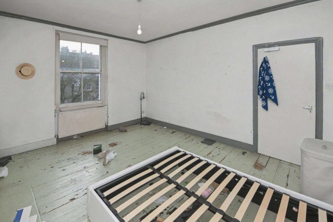 35 Talgarth Road, London W14 9DB 7