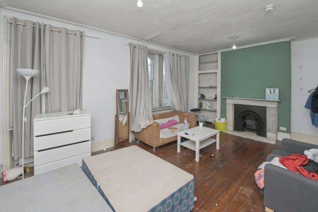 35 Talgarth Road, London W14 9DB 7