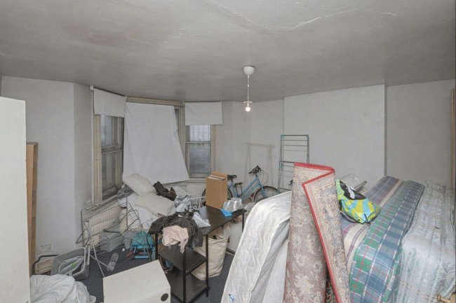 35 Talgarth Road, London W14 9DB 7