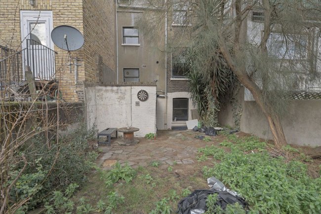 35 Talgarth Road, London W14 9DB 7