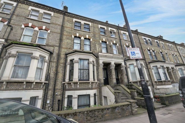 35 Talgarth Road, London W14 9DB 7