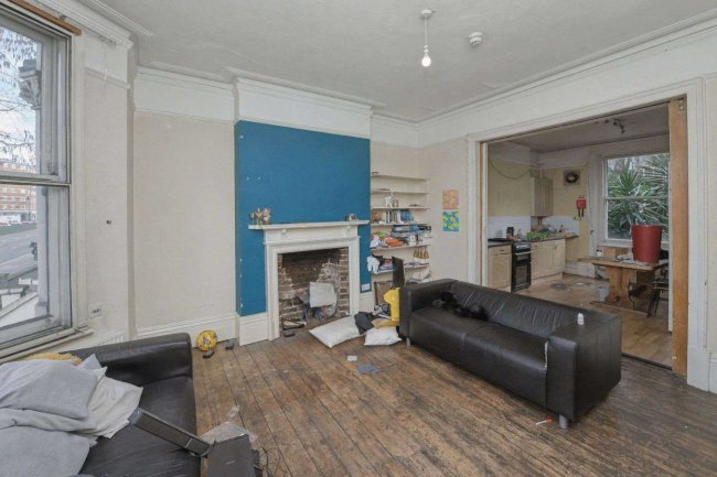 35 Talgarth Road, London W14 9DB 7