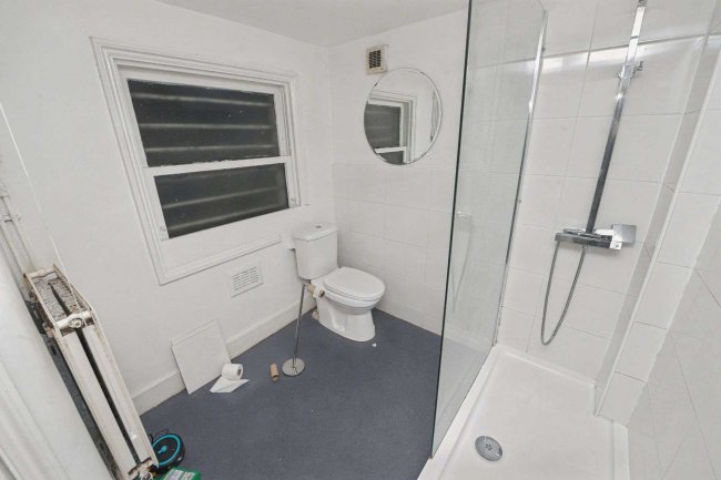 35 Talgarth Road, London W14 9DB 7