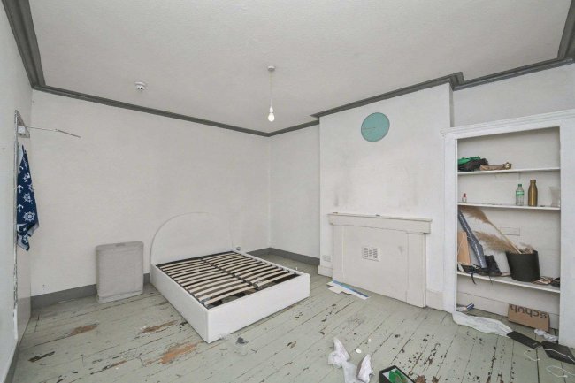 35 Talgarth Road, London W14 9DB 7