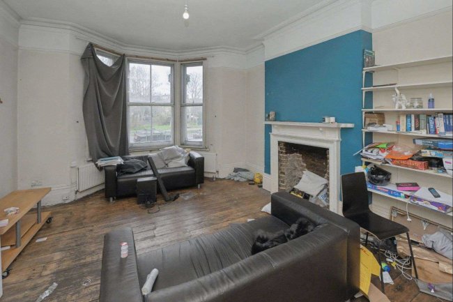 35 Talgarth Road, London W14 9DB 7