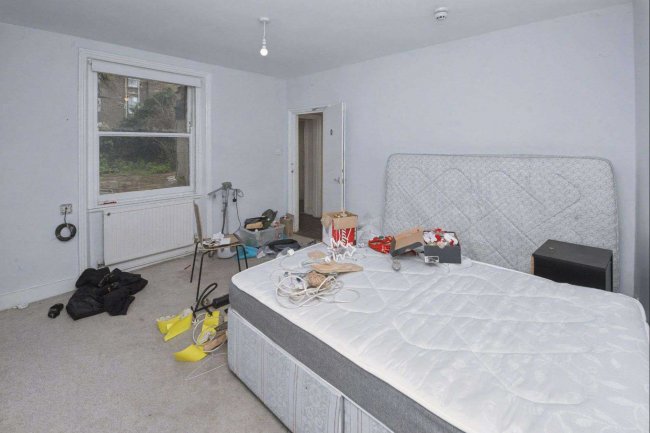 35 Talgarth Road, London W14 9DB 7