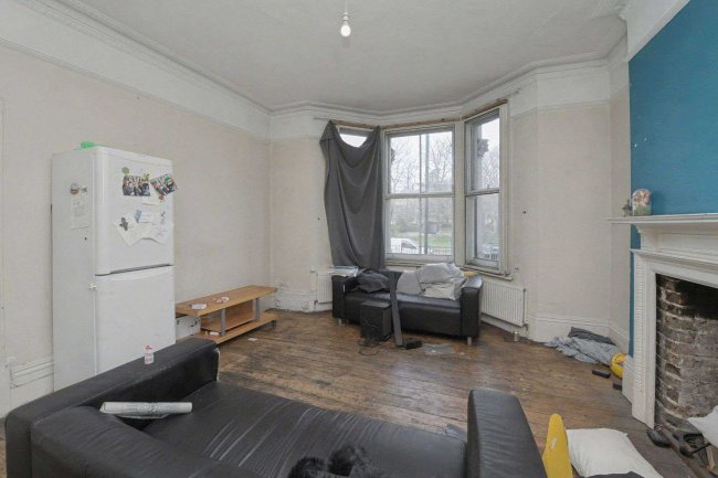 35 Talgarth Road, London W14 9DB 7