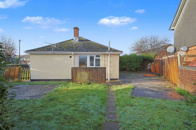 7 Gordon Road, Wimborne, Dorset, BH21 2AP 6