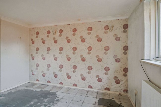 7 Gordon Road, Wimborne, Dorset, BH21 2AP 6