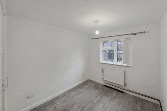 Flat 31 Hanover Way, Windsor, SL4 5NN 10