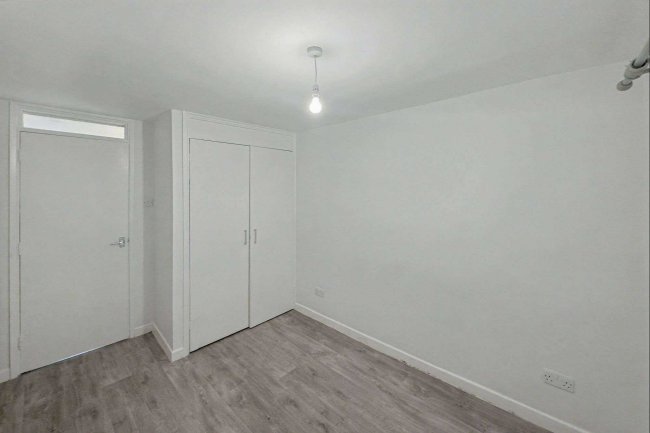 Flat 31 Hanover Way, Windsor, SL4 5NN 10