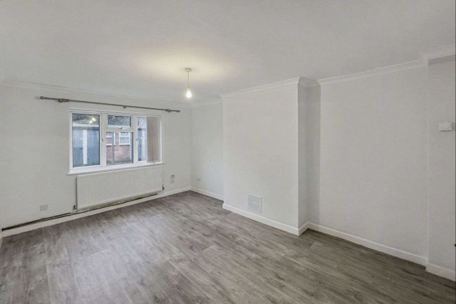 Flat 31 Hanover Way, Windsor, SL4 5NN 10