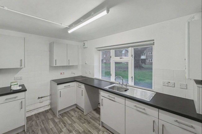 Flat 31 Hanover Way, Windsor, SL4 5NN 10