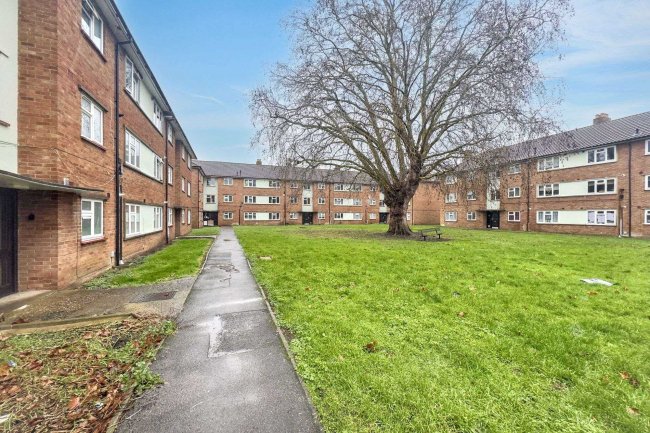 Flat 31 Hanover Way, Windsor, SL4 5NN 10